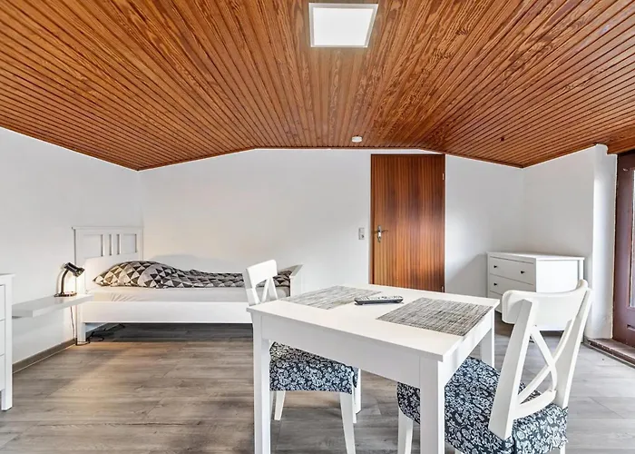 Apartment Small 3 Monteurs